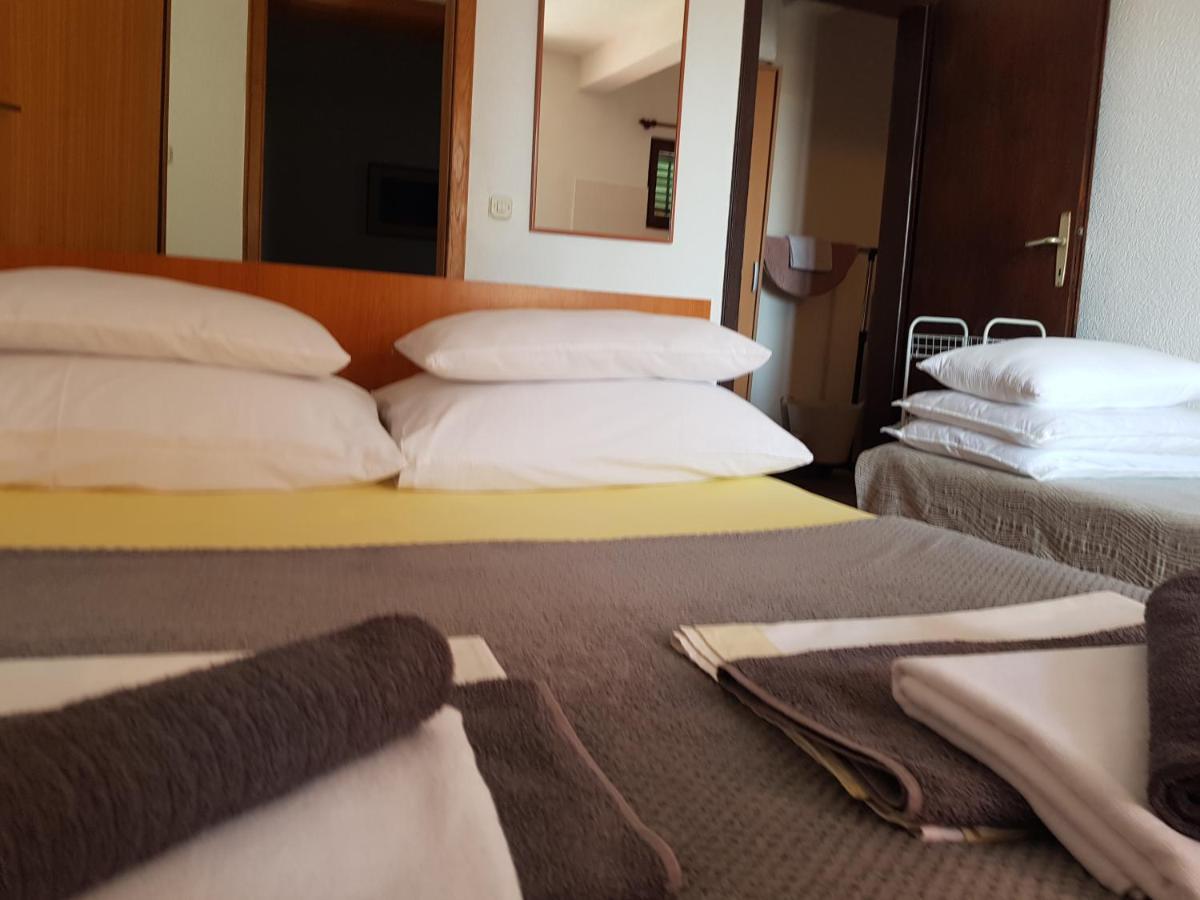 Apartmani Laguna Gradac  Buitenkant foto